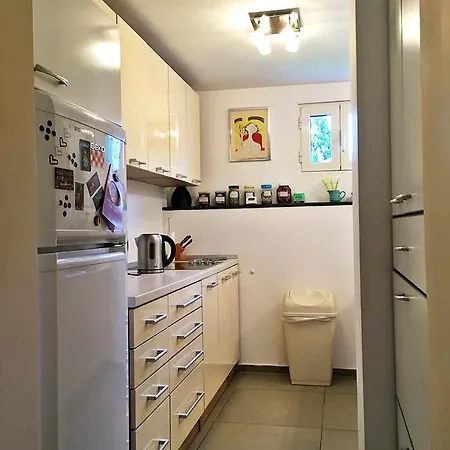 Aron Apartment